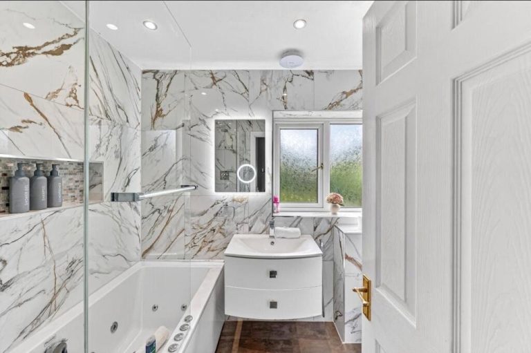 Oxenhope House Bathroom Basin